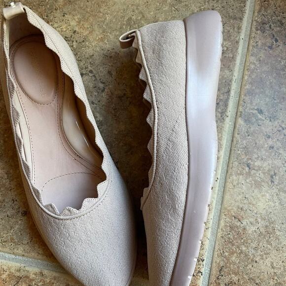 Taryn Rose "Dasha" ballet nude flats sz 6 Excllnt - Picture 2 of 12